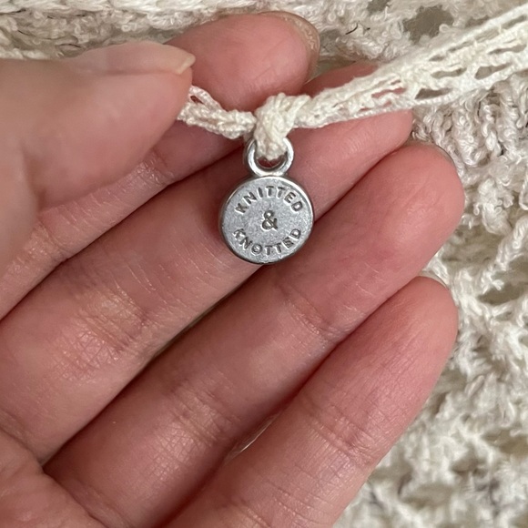 Anthropologie Knitted and Knotted Launa Embroidered Open Knit Poncho Size XS/S - Picture 6 of 9